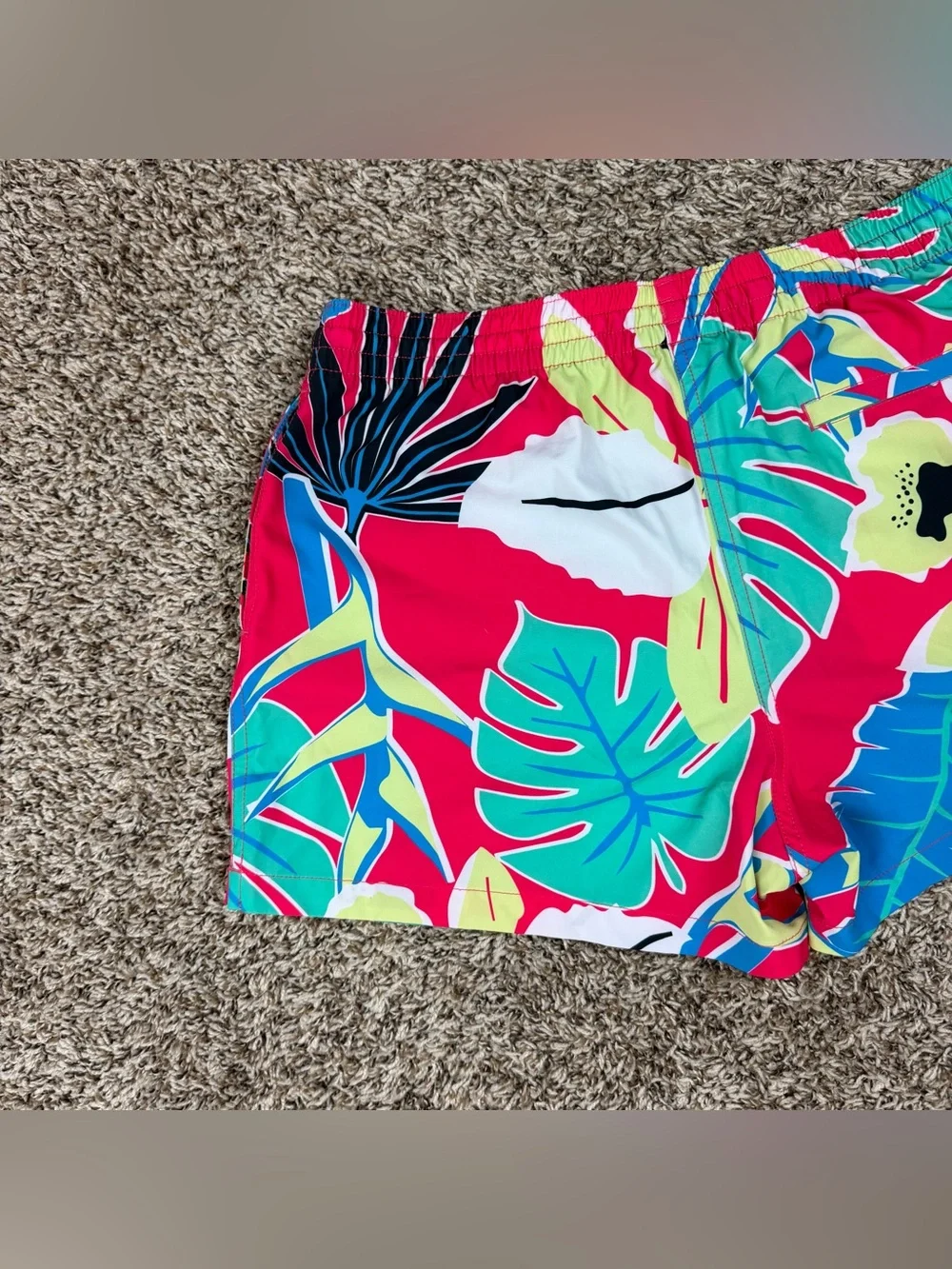 Chubbies Mens Red Tropical Floral Palm Leaf Swim Trunks XL 4” Inseam Lined